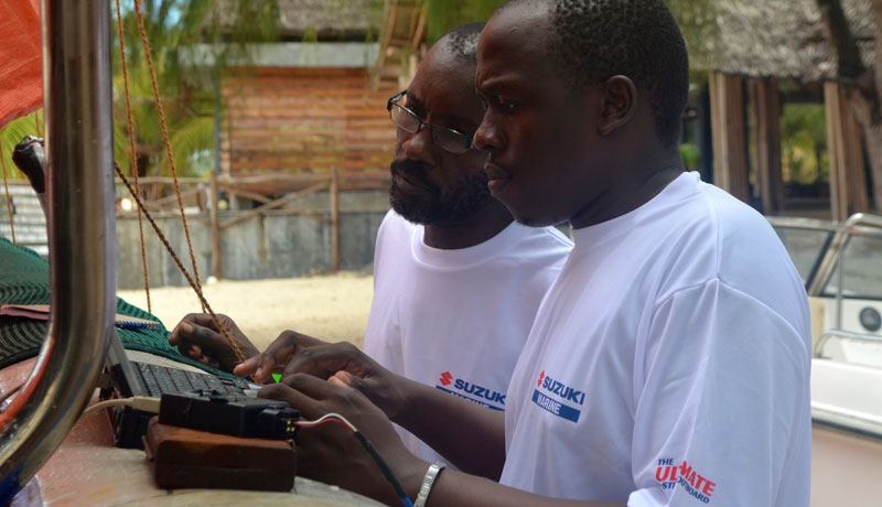 Learning to read Suzuki Marine computer diagnostic system