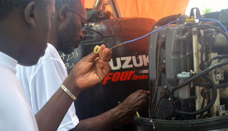 Inspecting the Suzuki Marine harness wires
